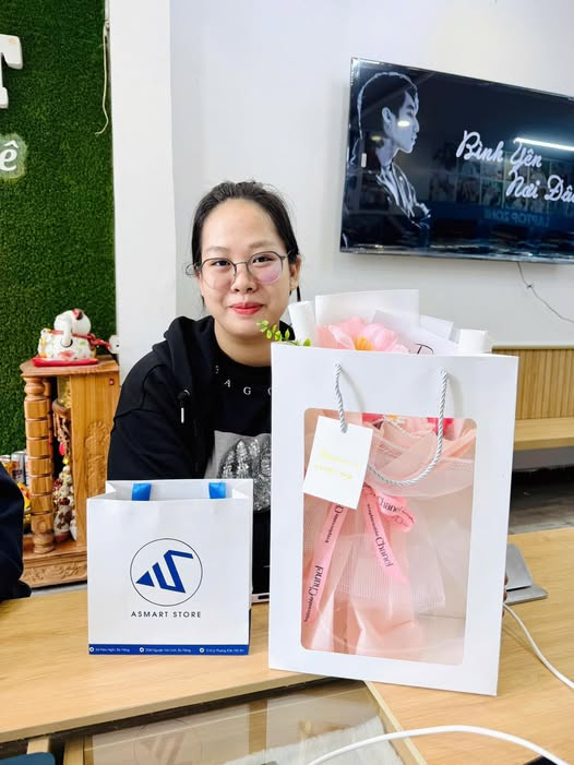 khách hàng ngày 20-10