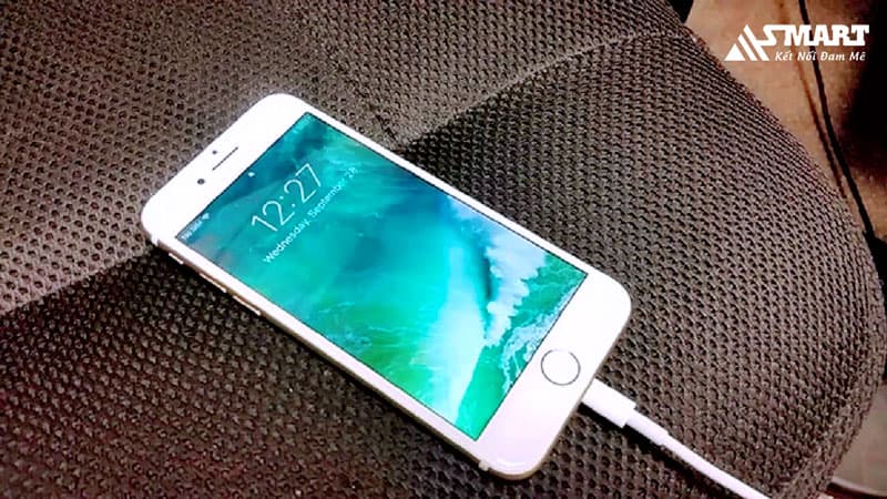 Có nên sạc pin iPhone qua đêm không?