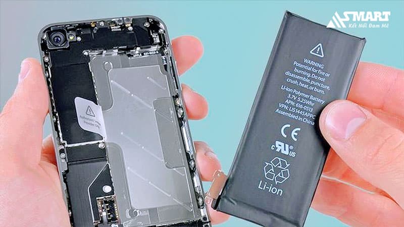 Có nên thay pin điện thoại iPhone ở ngoài không?