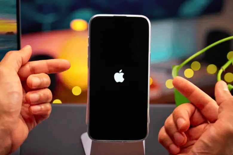 Tại sao iPhone lại hưởng lợi từ việc khởi động lại thường xuyên