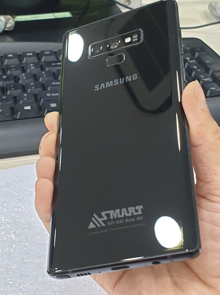 Kiểm tra ngoại hình máy Note 9