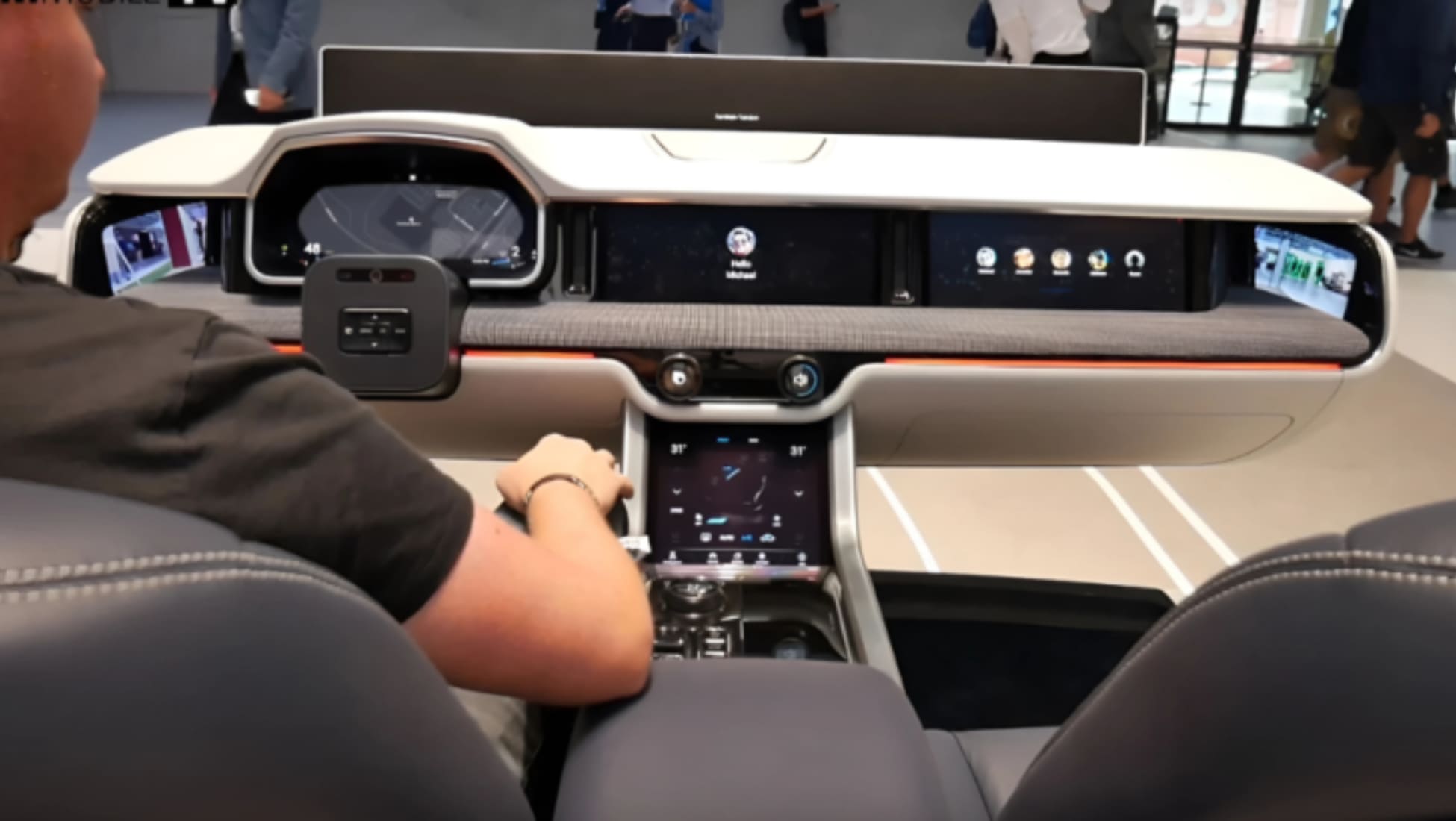 Samsung Đưa Công Nghệ Màn Hình OLED Tandem Vào Ôtô