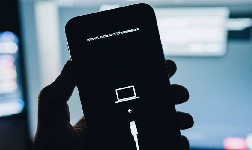 Kết nối iPhone với máy tính và đưa vào chế độ khôi phục