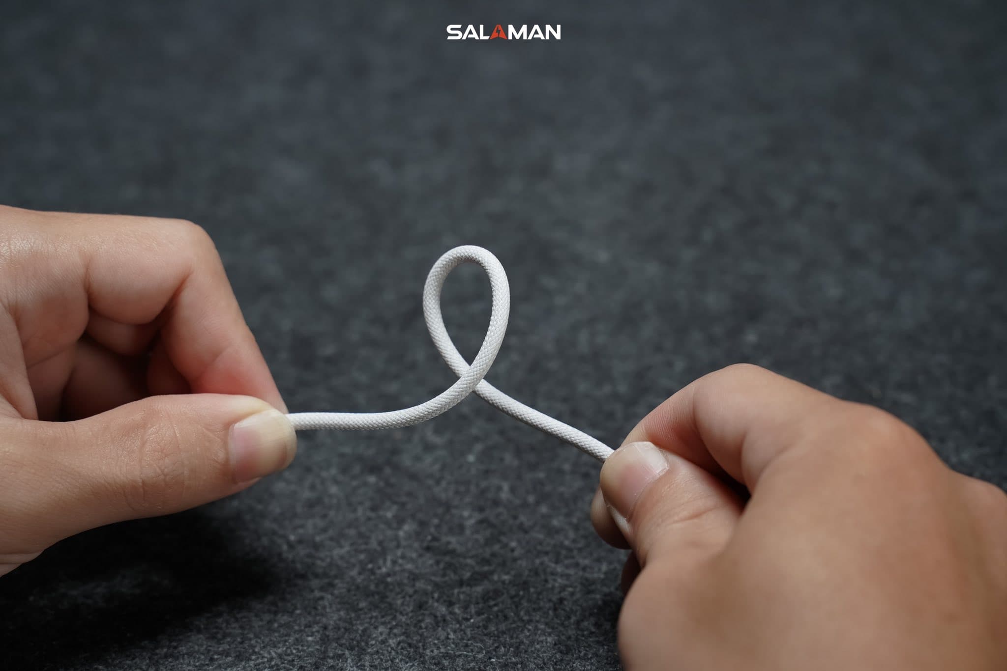 Cáp sạc dây dù là gì?