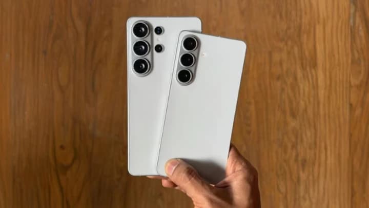 Thiết kế và Màn hình: Gọn gàng đối đầu to lớn