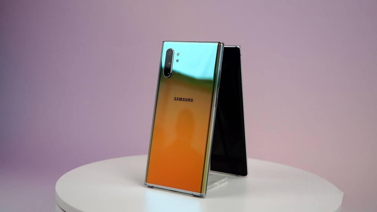 Thiết kế bên ngoài Note 10 sắc sảo, tinh tế