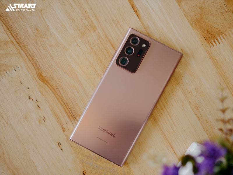 Con chip Snapdragon 865+ mang lại hiệu năng ấn tượng