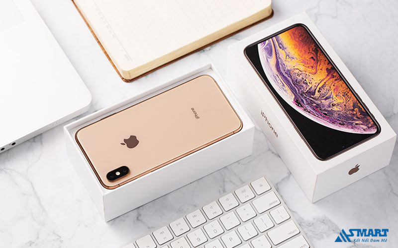 Màn hình OLED chất lượng cao rộng 6.5 inch đầu tiên của Apple