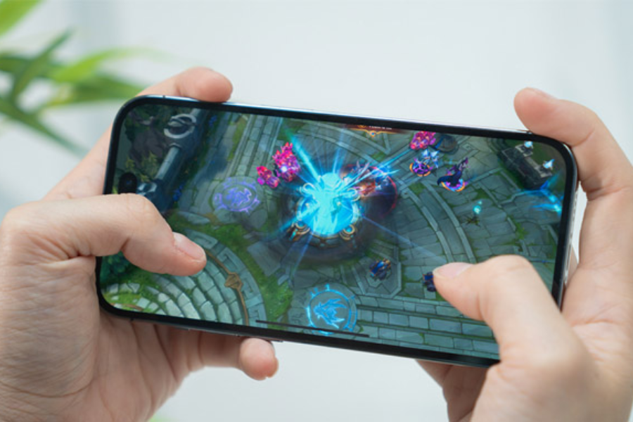 Hiệu suất và khả năng chơi game trên model cũ